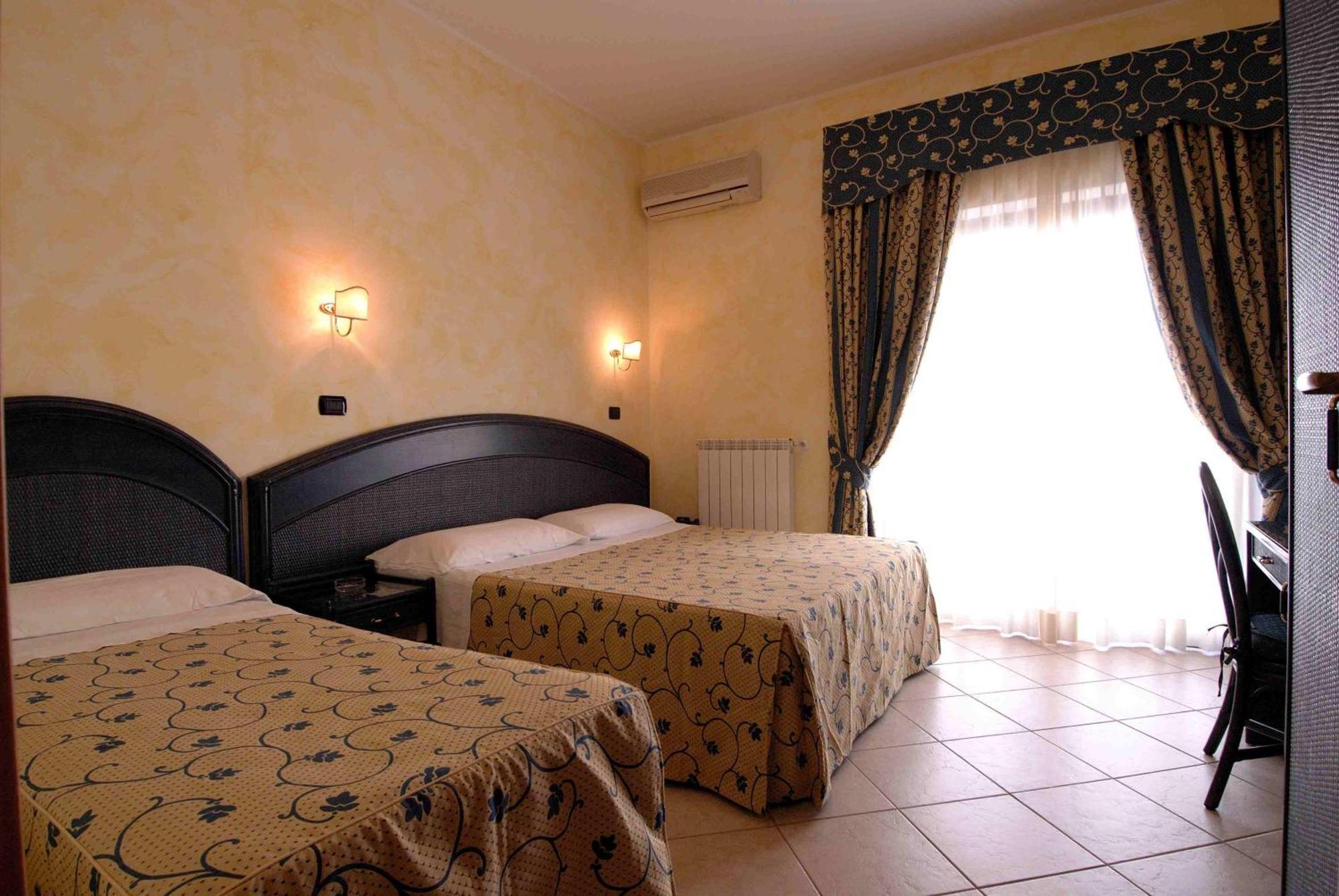 Hotel L'Approdo アンツィオ エクステリア 写真