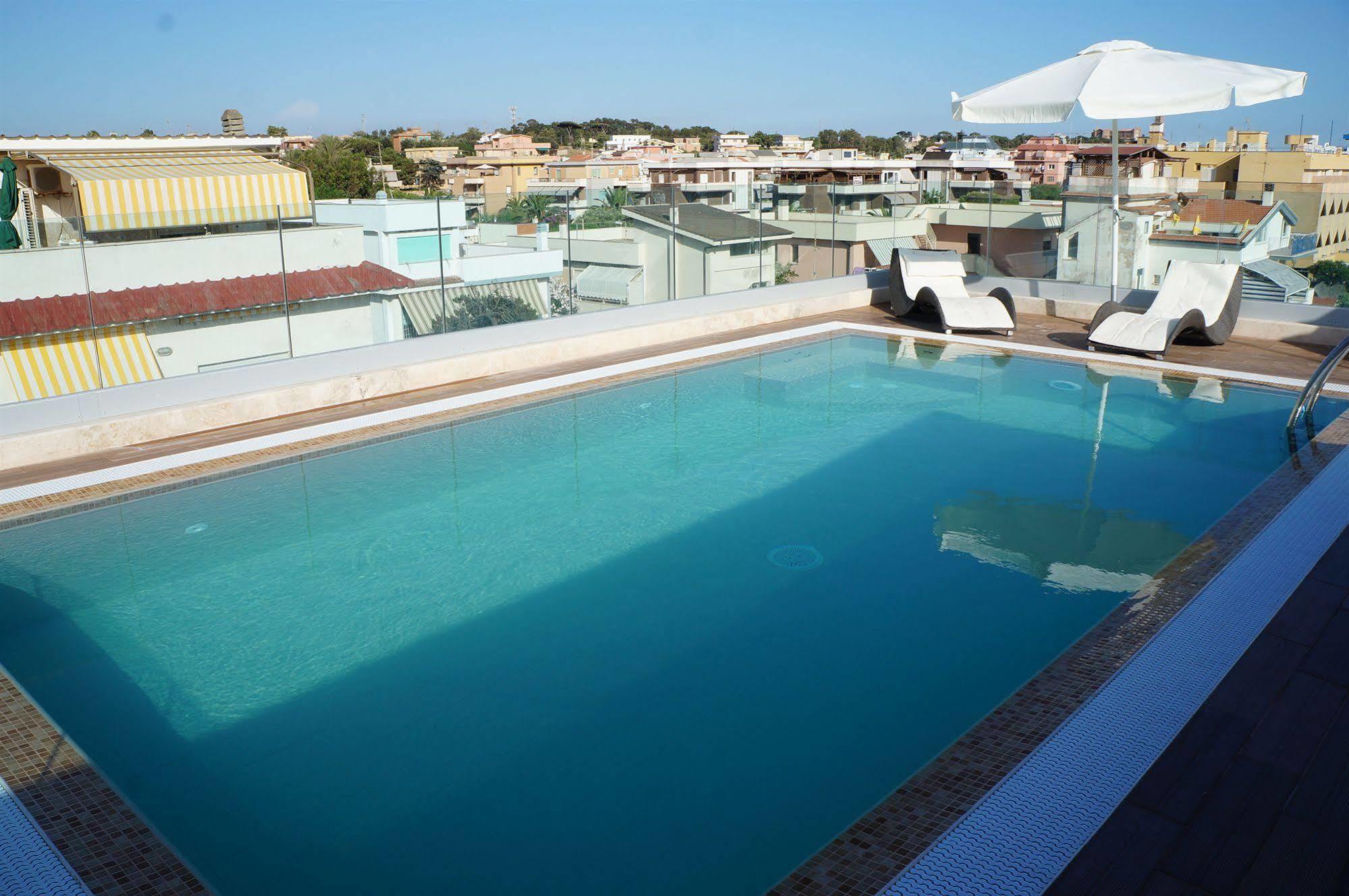 Hotel L'Approdo アンツィオ エクステリア 写真